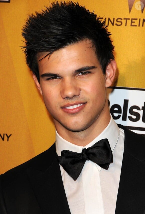 Le charismatique Taylor Lautner à l'occasion de l'after party des Golden Globe Awards, organisée par la Weinstein Company au Bar 210 de Los Angeles, le 17 janvier 2010.