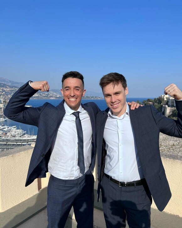 Louis Ducruet pose avec Tibo InShape pour un tournage au palais princier de Monaco, Instagram, le 22 mars 2022.