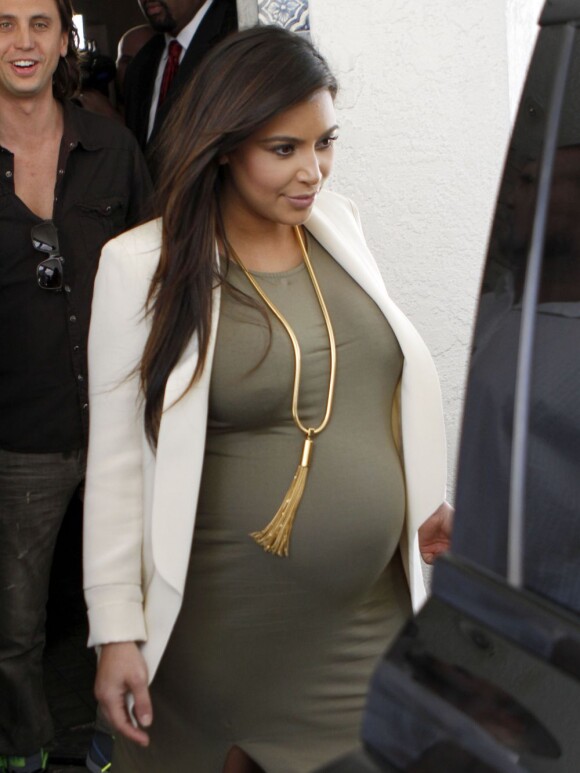 Kim Kardashian quitte le restaurant Casa Vega. Los Angeles, le 12 juin 2013.