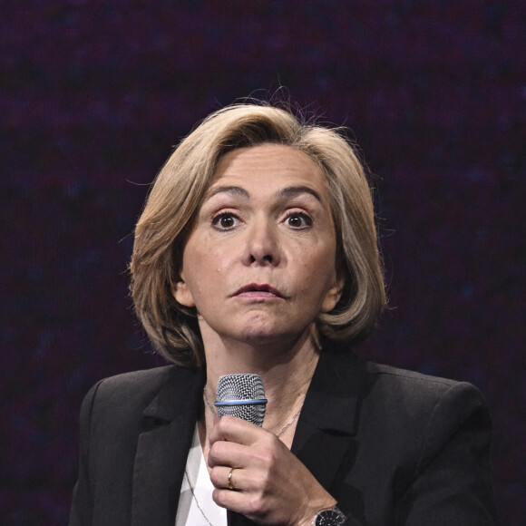 Valérie Pécresse - Les candidats à l'élection présidentielle participent au "grand débat des valeurs" organisé par Valeurs actuelles et l'association Les Éveilleurs au parc des expositions à Paris le 22 mars 2022. © JB Autissier / Panoramic / Bestimage