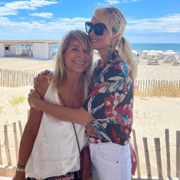 Laeticia Hallyday et sa mère, Françoise Thibaut, en 2021. @ Instagram / Laeticia Hallyday