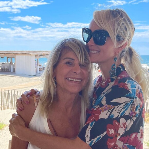 Laeticia Hallyday et sa mère, Françoise Thibaut, en 2021. @ Instagram / Laeticia Hallyday