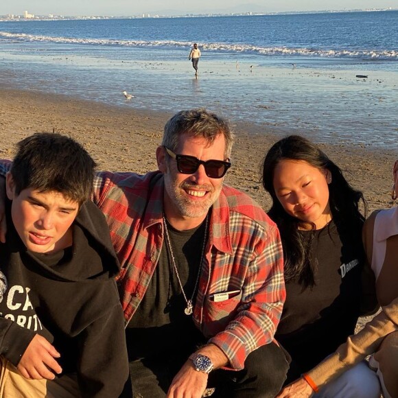 Laeticia Hallyday et son compagnon Jalil Lespert, avec leurs enfants Aliocha et Joy @ Instagram / Laeticia Hallyday