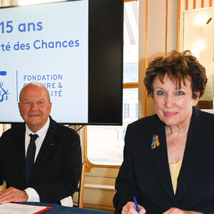 Exclusif - Marc Ladreit de Lacharrière et Roselyne Bachelot - Cérémonie des 15 ans de la Fondation Culture & Diversité au Ministère de la Culture à Paris le 14 mars 2022. © Coadic Guirec/Bestimage 