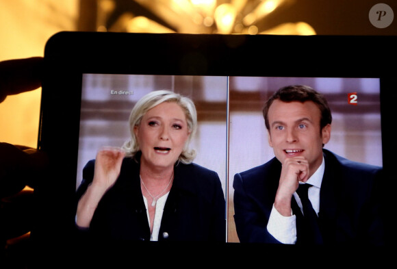 Illustrations du débat de l'entre-deux-tours entre les deux candidats, Marine Le Pen (candidate du parti ''Front National") et Emmanuel Macron (candidat du mouvement ''En marche !''). Saint-Denis, le 3 mai 2017. © Patrick Bernard/Bestimage 