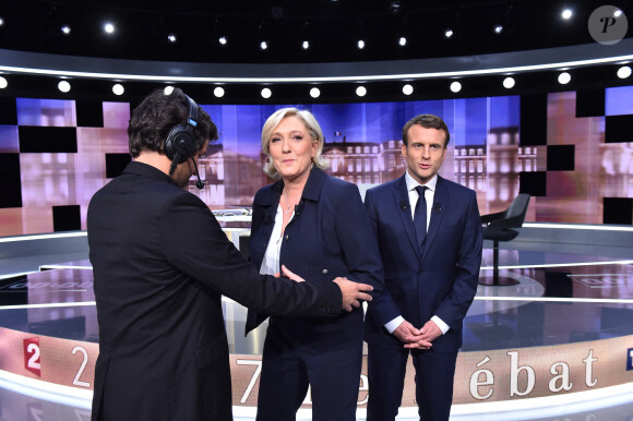 Débat de l'entre-deux-tours entre Marine Le Pen (candidate du parti ''Front National" et Emmanuel Macron (candidat du mouvement ''En marche !''). Saint-Denis, le 3 mai 2017. © Chamussy/Pool/Bestimage 