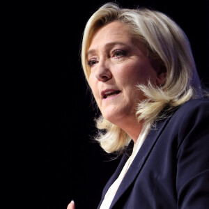 Marine Le Pen, candidate pour le parti RN, Rassemblement National, aux elections presidentielles 2022, tient un meeting de campagne à Saint Martin de Lacaussade pres de Blaye en Haute Gironde le 25 Mars 2022. © Patrick Bernard/ Bestimage 