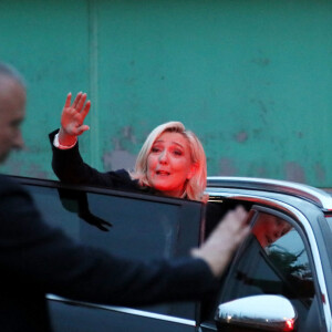 Marine Le Pen, candidate pour le parti RN, Rassemblement National, aux elections presidentielles 2022, tient un meeting de campagne à Saint Martin de Lacaussade pres de Blaye en Haute Gironde le 25 Mars 2022. © Patrick Bernard/ Bestimage 