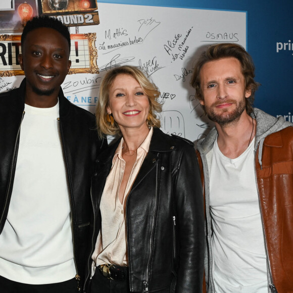 Ahmed Sylla, Alexandra Lamy et Philippe Lacheau - Présentation de la nouvelle saison du jeu "LOL : Qui Rit, Sort", qui sortira le 1er avril sur Amazon Prime, au Trianon à Paris. Le 24 mars 2022 © Coadic Guirec / Bestimage 