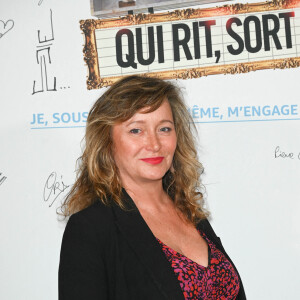 Julie Ferrier - Présentation de la nouvelle saison du jeu "LOL : Qui Rit, Sort", qui sortira le 1er avril sur Amazon Prime, au Trianon à Paris. Le 24 mars 2022 © Coadic Guirec / Bestimage 