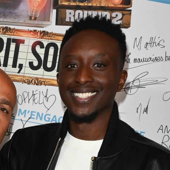 Éric Judor et Ahmed Sylla - Présentation de la nouvelle saison du jeu "LOL : Qui Rit, Sort", qui sortira le 1er avril sur Amazon Prime, au Trianon à Paris. Le 24 mars 2022 © Coadic Guirec / Bestimage 