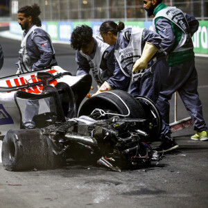 Le pilote allemand Mick Schumacher, fils de Michael Schumacher, a été victime ce samedi d'une très violente sortie de piste lors des qualifications du Grand Prix de Formule 1 d'Arabie saoudite sur le circuit de Jeddah le 26 mars 2022. © Hoch Zwei via ZUMA Press Wire)