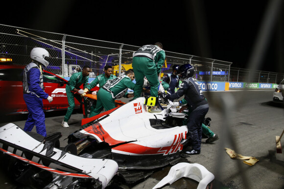 Le pilote allemand Mick Schumacher, fils de Michael Schumacher, a été victime ce samedi d'une très violente sortie de piste lors des qualifications du Grand Prix de Formule 1 d'Arabie saoudite sur le circuit de Jeddah le 26 mars 2022 © Hoch Zwei via ZUMA Press Wire