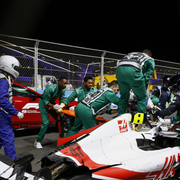 Le pilote allemand Mick Schumacher, fils de Michael Schumacher, a été victime ce samedi d'une très violente sortie de piste lors des qualifications du Grand Prix de Formule 1 d'Arabie saoudite sur le circuit de Jeddah le 26 mars 2022 © Hoch Zwei via ZUMA Press Wire