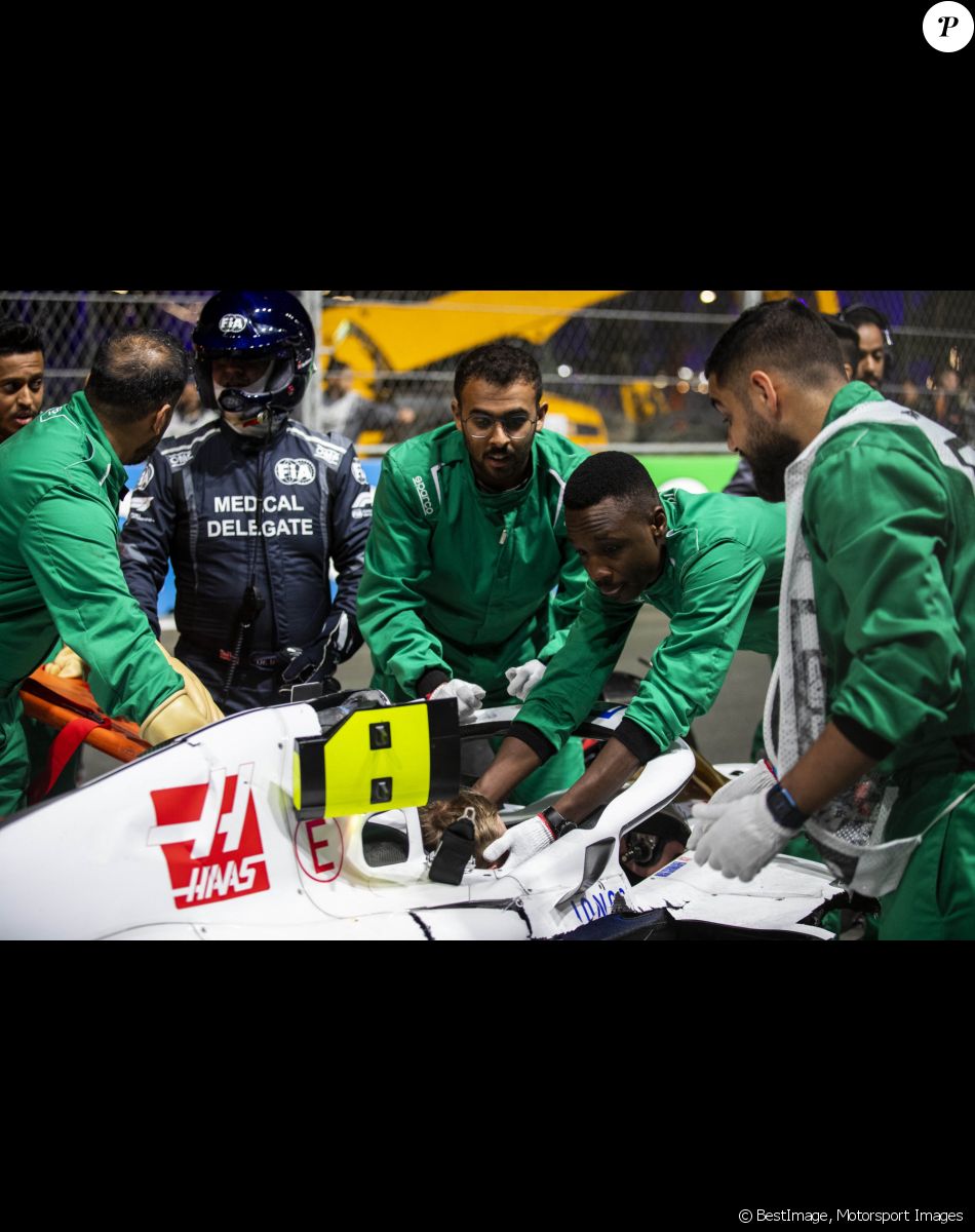 Le pilote allemand Mick Schumacher, fils de Michael Schumacher, a été victime ce samedi d'une très violente sortie de piste lors des qualifications du Grand Prix de Formule 1 d'Arabie saoudite sur le circuit de Jeddah le 26 mars 2022. © Motorsport Images/Panoramic/Bestimage