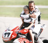 Michael et son fils Mick Schumacher sur une moto à Oschersleben en Allemagne le 1 août 2008