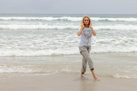 Exclusif - Adriana Karembeu - Déjeuner entre "Lagune et mer" à la maison d'Akoula à Assinie. © Olivier Borde / Bestimage