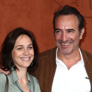 Jean Dujardin et sa femme Nathalie Péchalat - People au village pour la finale hommes lors des internationaux de France de tennis de Roland Garros 2019 à Paris le 9 juin 2019. © Jacovides - Moreau / Bestimage