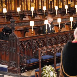 La reine Elisabeth II d'Angleterre et Le prince Andrew, duc d'York, - Funérailles du prince Philip, duc d'Edimbourg à la chapelle Saint-Georges du château de Windsor, Royaume Uni, le 17 avril 2021. 