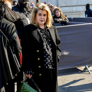 Catherine Deneuve - Arrivées au défilé Femmes Louis Vuitton Automne/Hiver 2022/2023 lors de la Fashion Week de Paris au musée d'Orsay à Paris, France, le 7 mars 2022. © Veeren-Clovis/bestimage