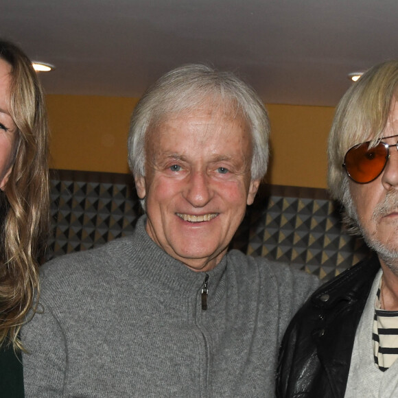 Romane Serda avec son ex-mari le chanteur Renaud (Renaud Séchan) posent avec Dave - People au concert de Dave à Bobino à Paris le 18 novembre 2019. © Coadic Guirec/Bestimage