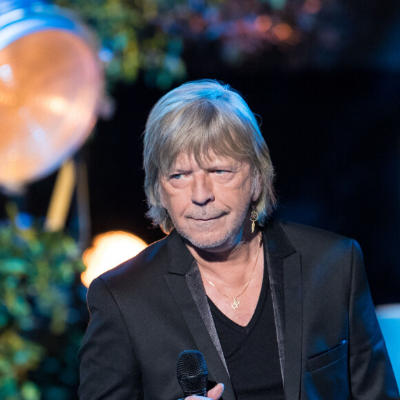 Le chanteur Renaud (Renaud Séchan) - Tournage de l'émission "Merci Renaud" dans les studios de la Plaine Saint-Denis le 15 novembre 2016, qui sera diffusée le samedi 17 décembre 2016 en prime time sur France 2. © Cyril Moreau / Bestimage 