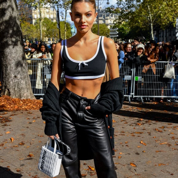 Thylane Blondeau arrive au défilé de mode Miu Miu lors de la Fashion Week printemps/été 2022 à Paris, France, le 5 octobre 2021. © Veeren Ramsamy-Christophe Clovis/Bestimage 