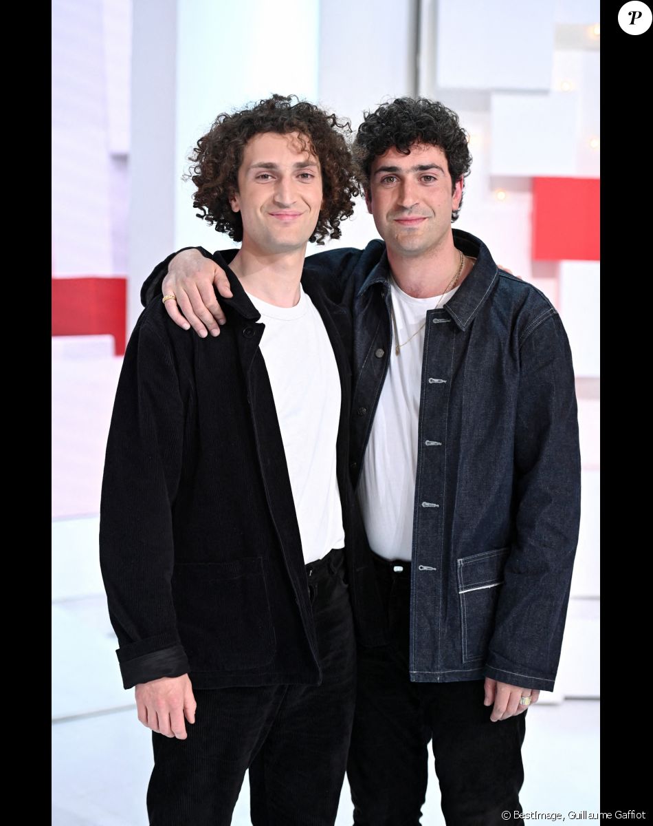 Exclusif - Raphael et Theo Herrerias du groupe Terrenoire - Enregistrement de l'émission Vivement dimanche prochain au studio Gabriel, présentée par Michel Drucker et diffusée sur France 2 le 3 avril 2022. © Guillaume Gaffiot / Bestimage.