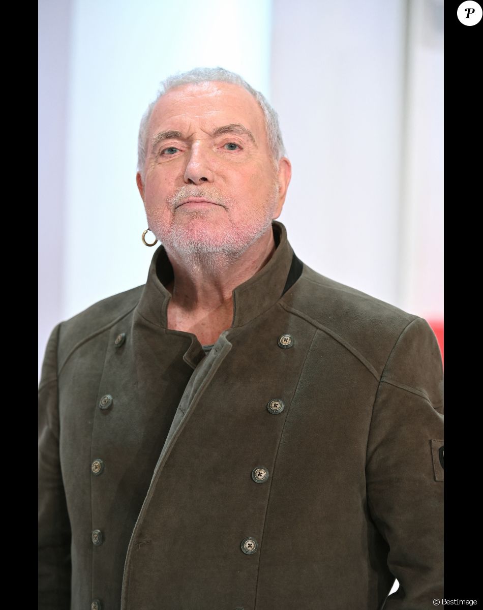 Exclusif - Bernard Lavilliers - Enregistrement de l'émission Vivement dimanche prochain au studio Gabriel, présentée par Michel Drucker et diffusée sur France 2 le 3 avril 2022. © Guillaume Gaffiot / Bestimage