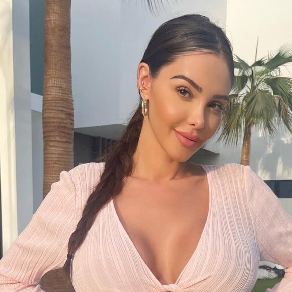 Nabilla enceinte sur Instagram.