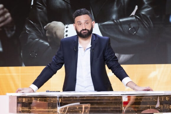 Exclusif - Cyril Hanouna sur le plateau de l'émission Touche pas à mon poste (TPMP) diffusée en direct sur C8 le 21 mars 2022. © Jack Tribeca / Bestimage 