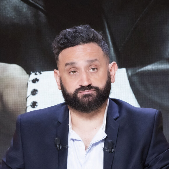 Exclusif - Cyril Hanouna sur le plateau de l'émission Touche pas à mon poste (TPMP) diffusée en direct sur C8 le 21 mars 2022. © Jack Tribeca / Bestimage 