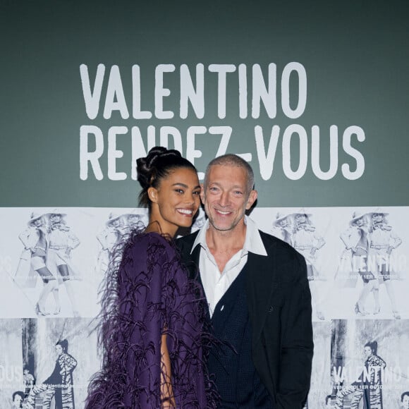 Tina Kunakey et son mari Vincent Cassel - Photocall du défilé de mode printemps-été 2022 "Valentino" lors de la fashion week de Paris. Le 1er octobre 2021 