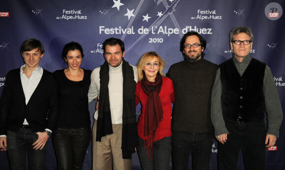 Les membres du jury lors du festival de l'Alpe d'Huez le 20 janvier 2010 : Martin Solveig, Aure Atika, Clovis Cornillac, Marie-Anne Chazel, James Huth et Tchéky Karyo