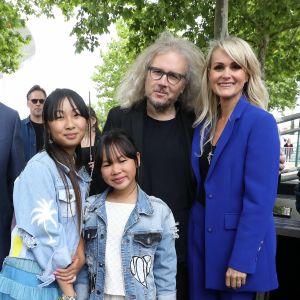 Laeticia Hallyday avec ses filles Joy et Jade et Yvan Cassar - Laeticia Hallyday sort de sa loge pour se rendre sur la scène puis pose avec des bikers et ses amis lors de l'inauguration de l'esplanade Johnny Hallyday à Toulouse, le 15 juin 2019. © Dominique Jacovides/Bestimage 