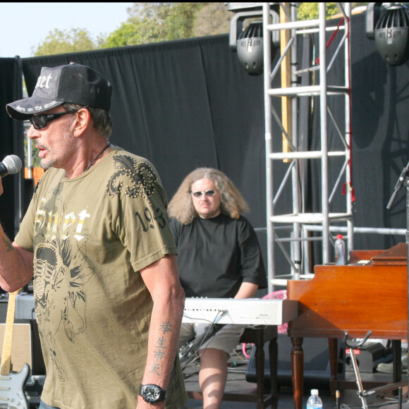 Johnny Hallyday répète son concert avec Robin Le Mesurier et Yvan Cassar