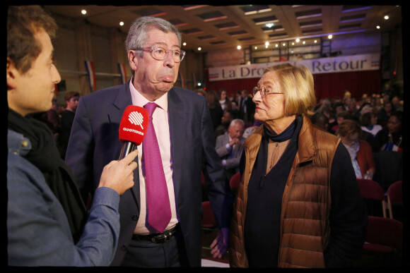 Patrick Balkany et sa femme Isabelle Balkany lors du meeting de L. Wauquiez, candidat à la présidence du parti "Les Républicains", à l'Espace Concorde Francis Delage à Asnières-sur-Seine, le 15 novembre 2017.