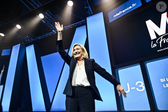Marine Le Pen - Meeting de Marine Le Pen, candidate RN à l'élection présidentielle, à Perpignan le 7 avril 2022