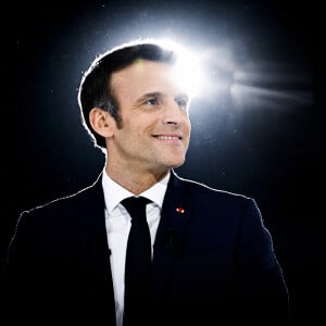 Le président de la République française et candidat du parti centriste La République en marche (LREM) à la réélection, Emmanuel Macron a effectué son premier grand meeting de campagne au Paris le Défense Arena à Nanterre, France, le 2 avril 2022