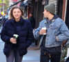 Brooklyn Beckham se balade avec sa petite amie Chloe Grace Moretz dans les rues de New York. Chloe fait du vélo. Le 11 novembre 2017 © CPA/Bestimage
