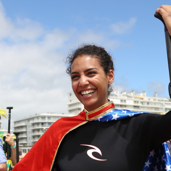 Chloé Mortaud (Miss France 2009), déguisée en Wonder Woman - Course de Stand-Up Paddle lors de la Summer Cup 2016 à La Baule le 9 juillet 2016. © Laetitia Notarianni / Bestimage