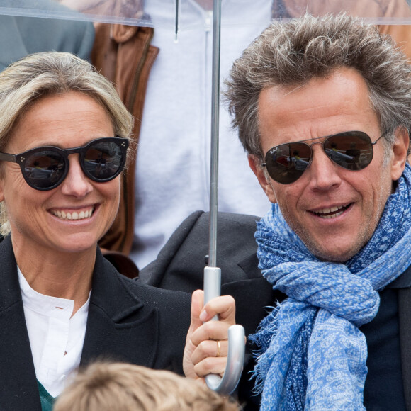 Anne-Sophie Lapix et son mari Arthur Sadoun - Célébrités dans les tribunes des internationaux de France de tennis de Roland Garros à Paris, France, le 8 juin 2019. © Jacovides / Moreau/Bestimage 