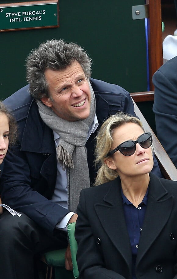 Anne-Sophie Lapix et son mari Arthur Sadoun dans les tribunes de la finale homme des internationaux de France de Roland Garros à Paris le 5 juin 2016. © Moreau-Jacovides / Bestimage 