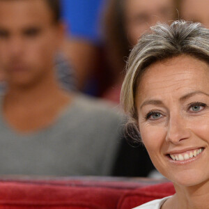 Anne-Sophie Lapix - Enregistrement de l'émission "Vivement Dimanche" à Paris le 3 septembre 2014.