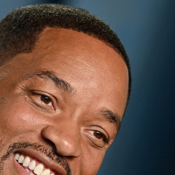 Will Smith, avec son oscar de meilleur acteur, au photocall de la soirée "Vanity Fair" lors de la 94ème édition de la cérémonie des Oscars au Wallis Annenberg Center for the Performing Arts dans le quartier de Beverly Hills, à Los Angeles, Californie, Etats-Unis, le 27 mars 2022. 