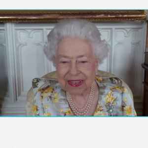 La reine Elisabeth II d'Angleterre inaugure l'unité Queen Elizabeth du Royal London Hospital par vidéoconférence depuis le château de Windsor, où la souveraine se repose depuis qu'elle a contracté le Covid-19 en février dernier. Elle fêtera son 96 ème anniversaire le 21 avril prochain. Le 11 avril 2022.