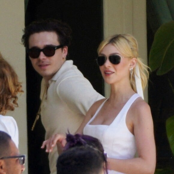 Les jeunes mariés Nicola Peltz et Brooklyn Beckham au brunch post-mariage / Splash News/ABACAPRESS.COM