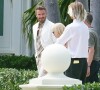 David Beckham discutent avec des invités / Splash News/ABACAPRESS.COM