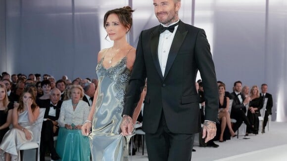 Victoria Beckham sublime au mariage de son fils Brooklyn : les détails de sa robe très particulière