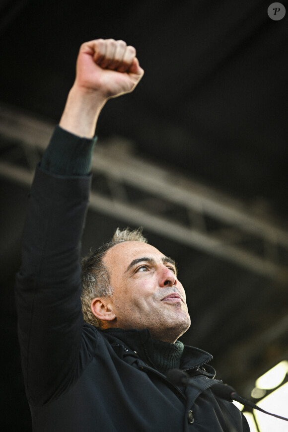 Raphaël Glucksmann (Député Européen) lors de la manifestation de soutien au peuple ukrainien, place de la République à Paris, suite à l'entrée en guerre de la Russie envers l'Ukraine. Le 5 mars 2022